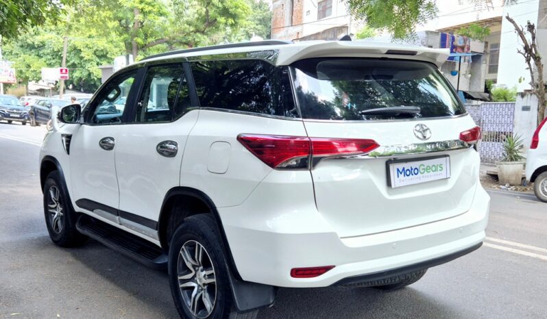 
								Certified Used Toyota Fortuner 2.8 4X2 MT full									