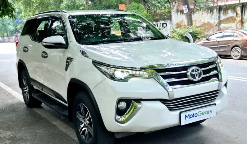 
								Certified Used Toyota Fortuner 2.8 4X2 AT full									