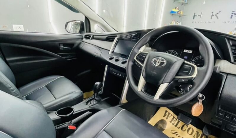 
								Used Toyota Innova Crysta 2.4 G 7 STR full									