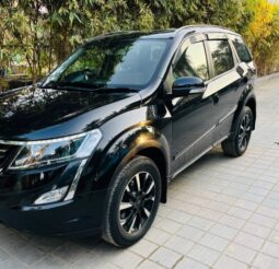 Mahindra XUV500 W11