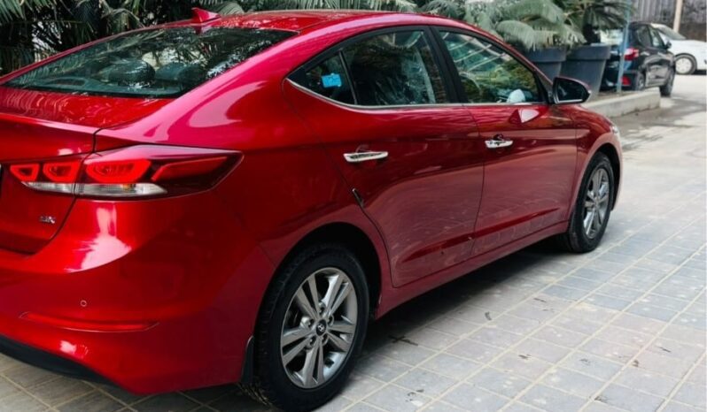 
								Hyundai Elantra 1.6 SX AT full									