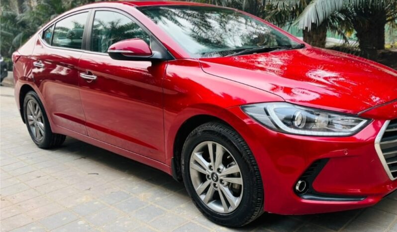 
								Hyundai Elantra 1.6 SX AT full									