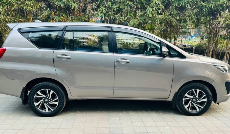 
								Toyota Innova Crysta 2.8 GX AT 7 STR full									