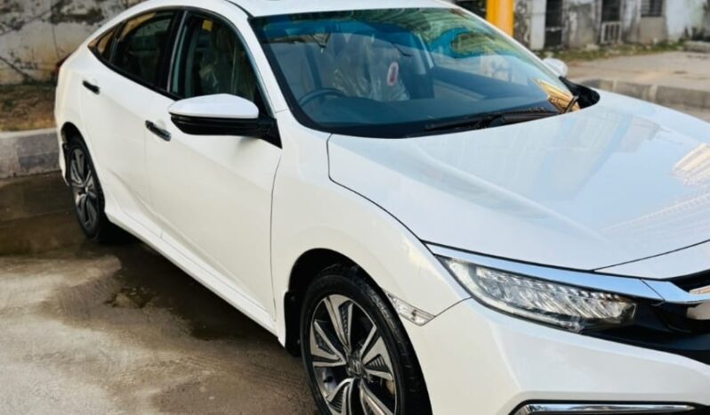 
								Honda Civic 1.8 ZX CVT (I-VTEC) full									