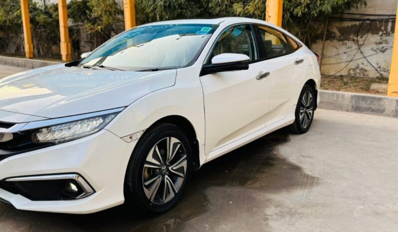 
								Honda Civic 1.8 ZX CVT (I-VTEC) full									