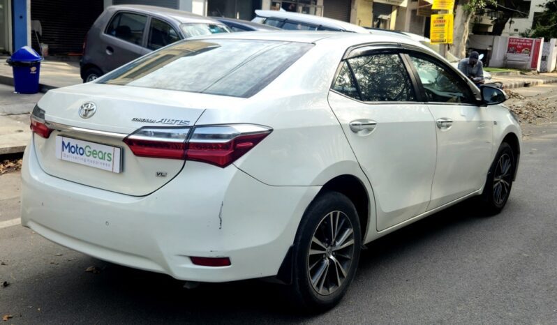 
								Toyota Corolla Altis 1.8 VL AT full									