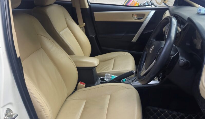 
								Toyota Corolla Altis 1.8 VL AT full									
