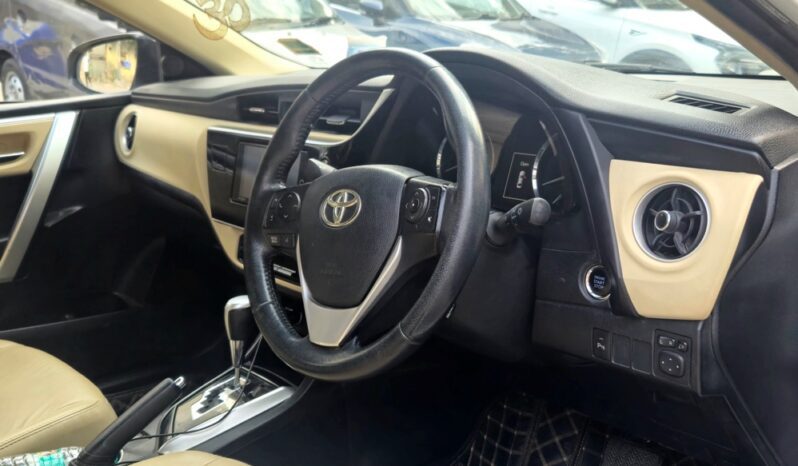 
								Toyota Corolla Altis 1.8 VL AT full									