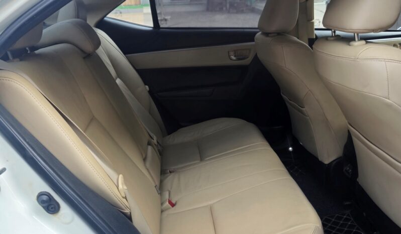 
								Toyota Corolla Altis 1.8 VL AT full									