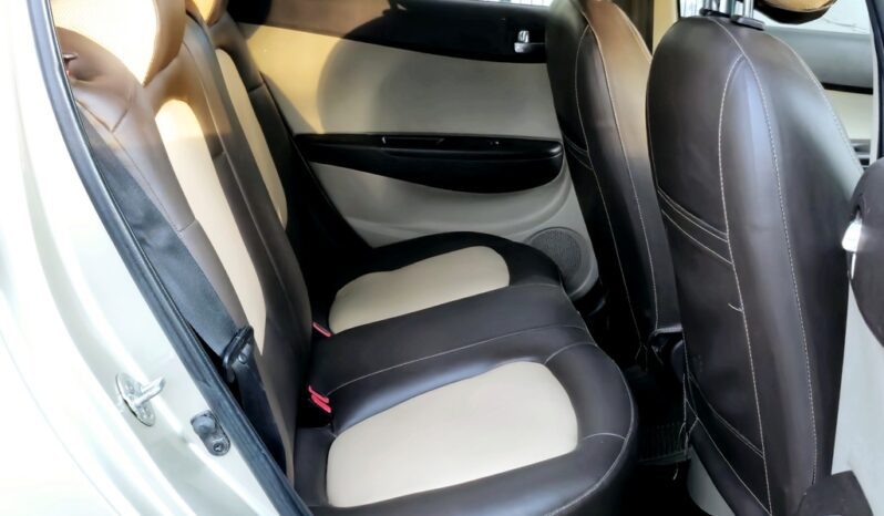 
								Hyundai i20 MAGNA 1.2 full									