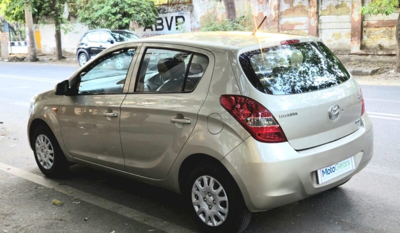 
								Hyundai i20 MAGNA 1.2 full									