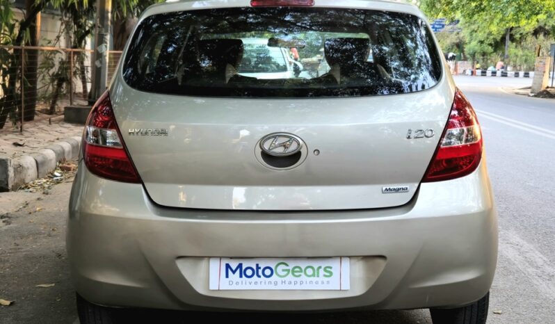 
								Hyundai i20 MAGNA 1.2 full									
