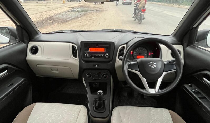 
								Maruti Suzuki Wagon R VXI 1.0 full									