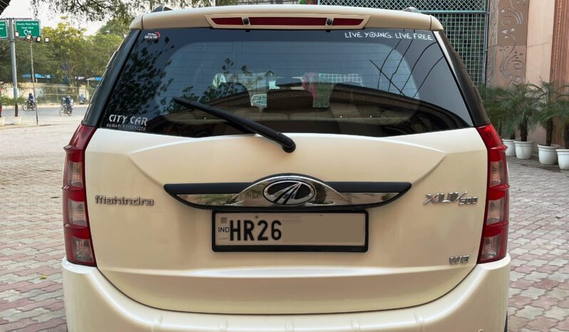 
								Mahindra XUV500 W8 full									