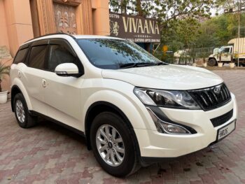 Mahindra XUV500 W8