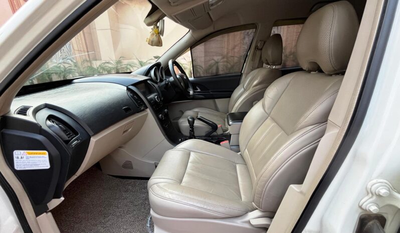 
								Mahindra XUV500 W8 full									