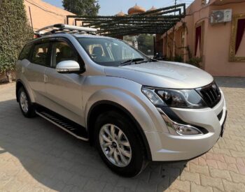 Mahindra XUV500 W8