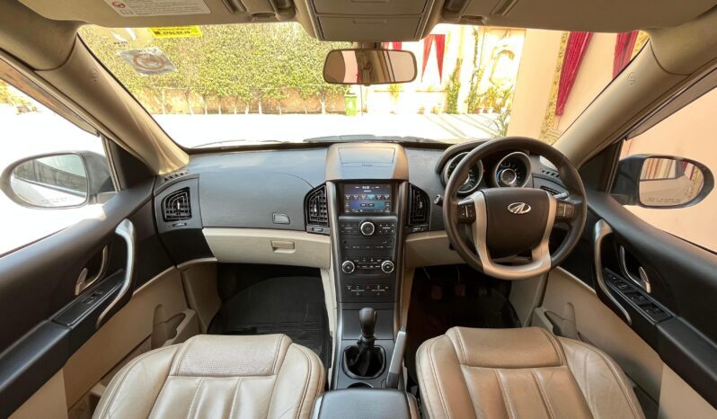 
								Mahindra XUV500 W8 full									
