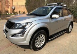 Mahindra XUV500 W8