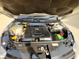 
										Mahindra XUV500 W8 full									