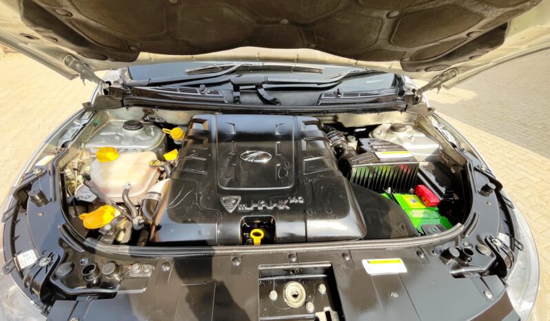 
								Mahindra XUV500 W8 full									